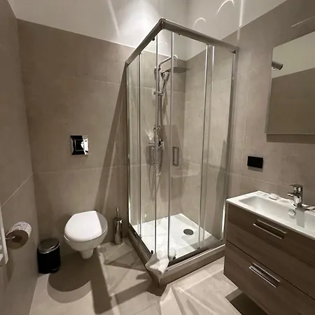 Grace's 4*