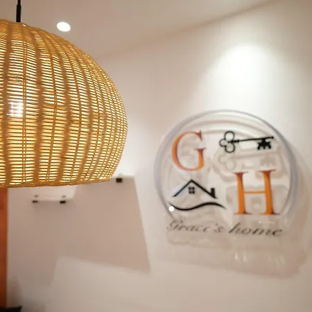 Grace's 4*