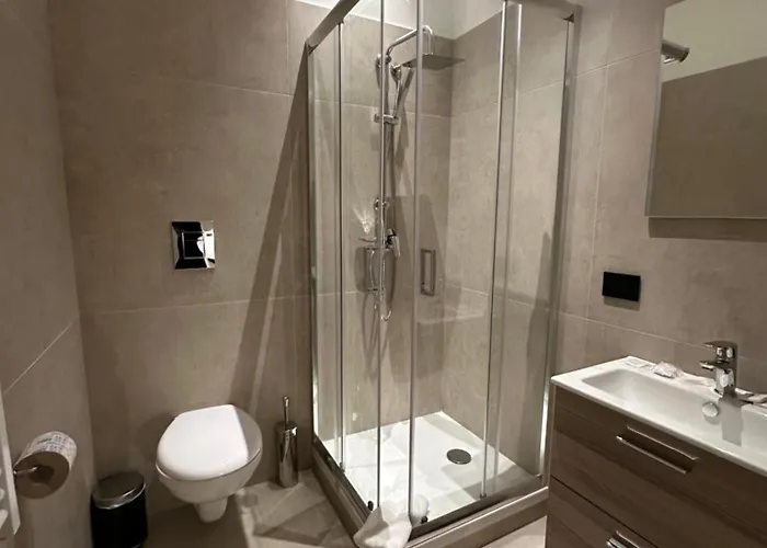 Grace's 4*